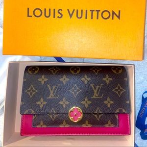 LV Cross body bag